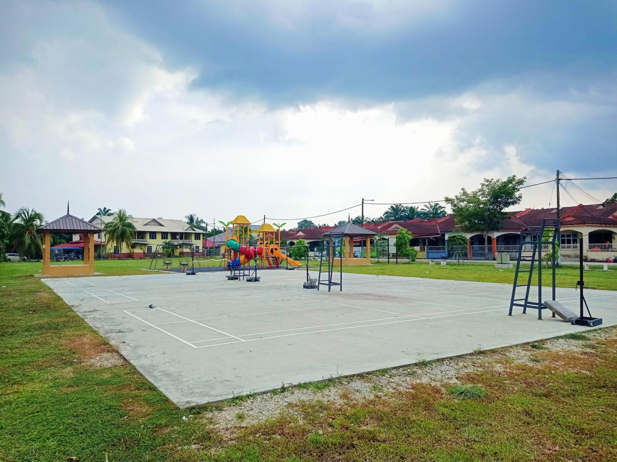 Homestay Melewar Parit Raja Εξωτερικό φωτογραφία