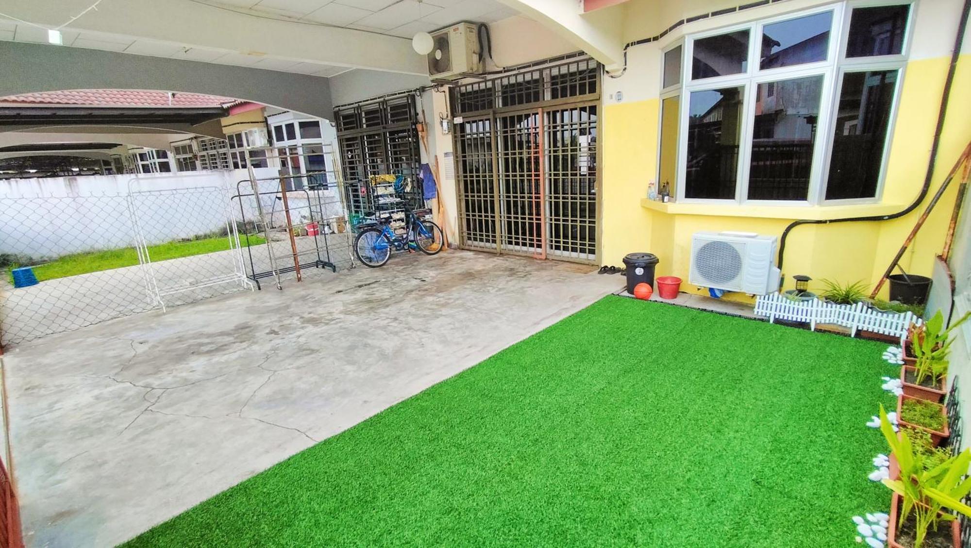 Homestay Melewar Parit Raja Εξωτερικό φωτογραφία